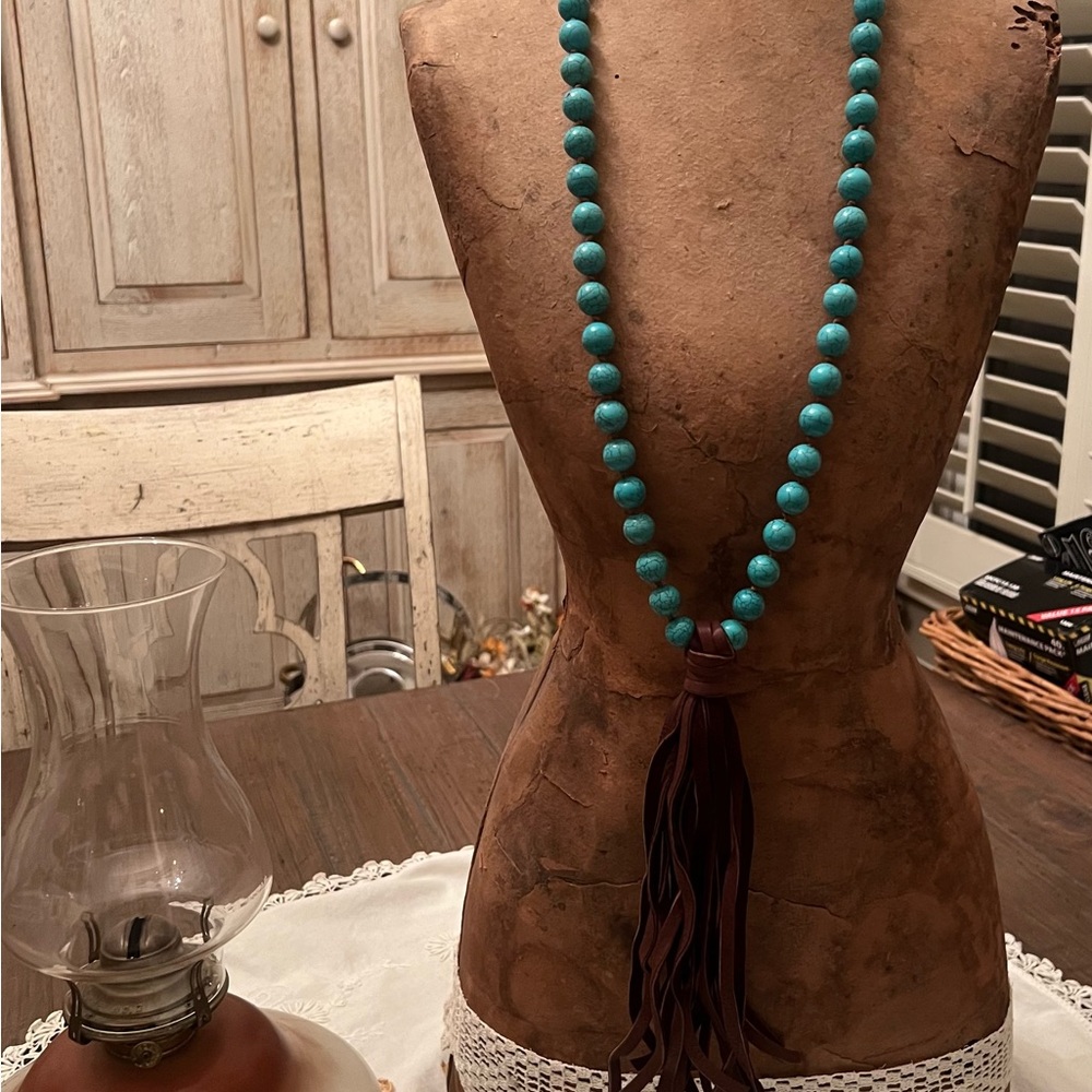 Elegant Turquoise Beaded Necklace with Tassel